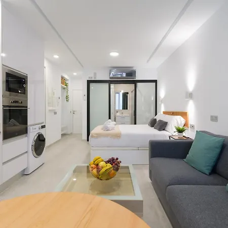 Apartment By Canteras Beach, Palmas
